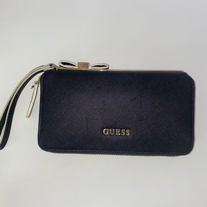 Guess hand wallet